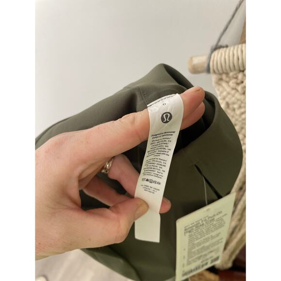 NWT Lululemon Olive Green Smooth Fit High Rise Cropped Pants Size 0 Athleisure - Picture 13 of 13